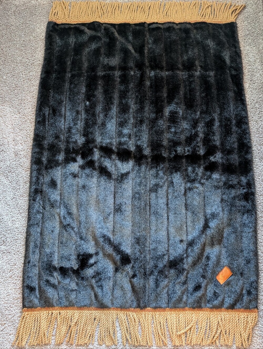 Vintage J. Wilde Safari Animal Throw Blanket Tapestry Black Fur Gold Fringe - Picture 8 of 11